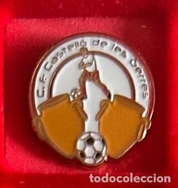 Sammelleidenschaft Sport: Pin de futbol del Club CE Castello de Les Gerres - Castello de Rugat - Valencia