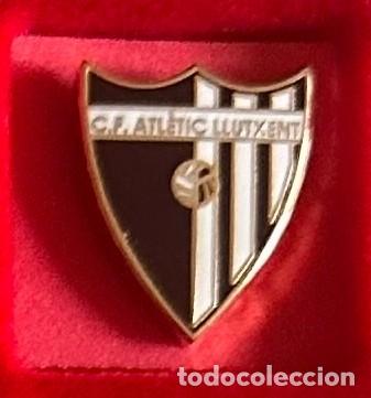 Sammelleidenschaft Sport: Pin de futbol del Club Atletic LLutxent - Valencia