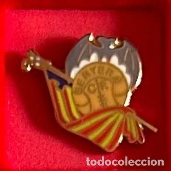 Sammelleidenschaft Sport: Pin de futbol del Club CF Senyera - Valencia