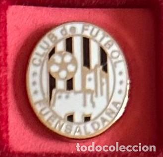 Sammelleidenschaft Sport: Pin de futbol del Club CF Fuensalda&ntilde;a Valladolid