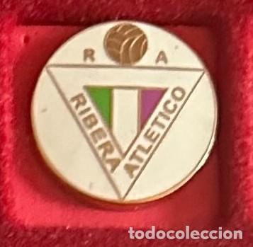 Sammelleidenschaft Sport: Pin de futbol del Club Ribera Atletico - Tudela de Duero Valladolid