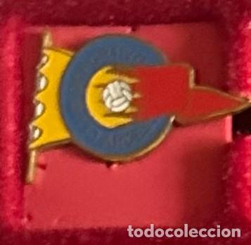 Sammelleidenschaft Sport: Pin de futbol del Club CD Arces Valladolid