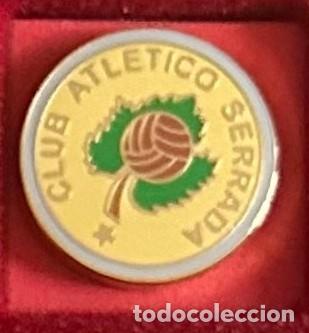 Collectionnisme sportif: Pin de futbol del Club Atletico Serrada Valladolid