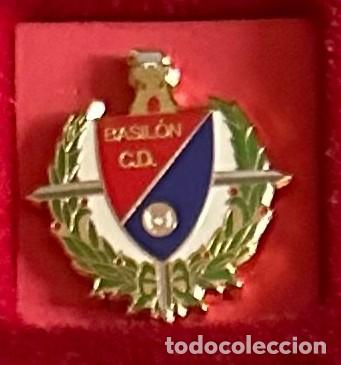 Collectionnisme sportif: Pin de futbol del Club CD Basilon Valladolid