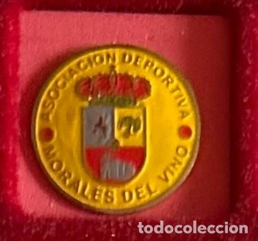 Collectionnisme sportif: Pin de futbol del Club AD Morales - Morales del Vino - Zamora