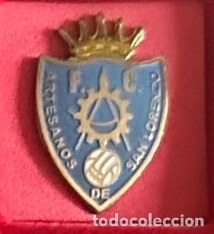Collectionnisme sportif: Pin de futbol del Club Artesanos de San Lorenzo Zamora