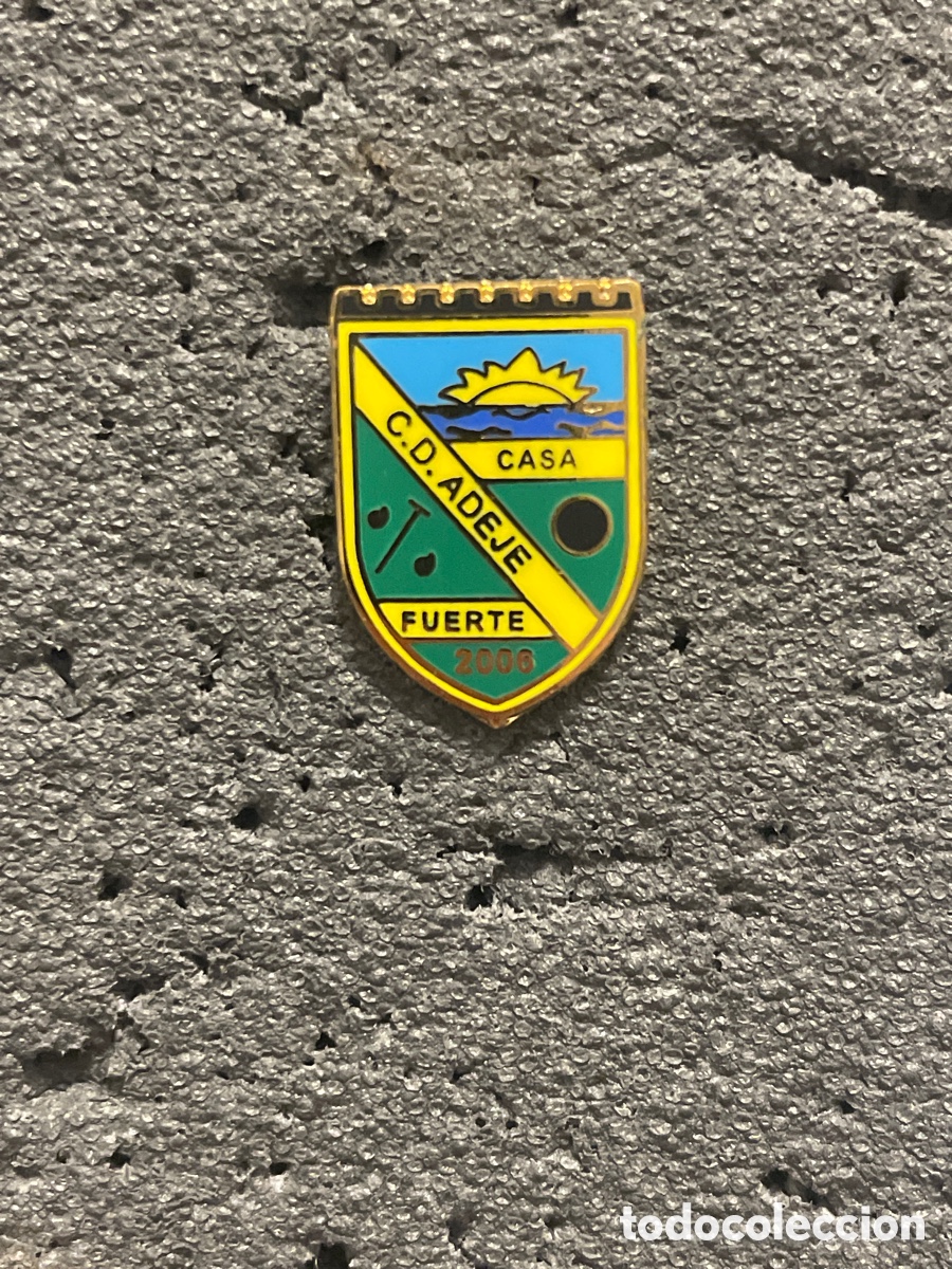 Collectionnisme sportif: Pin 192 C.D. ADEJE CASA FUERTE - Adeje (Tenerife)