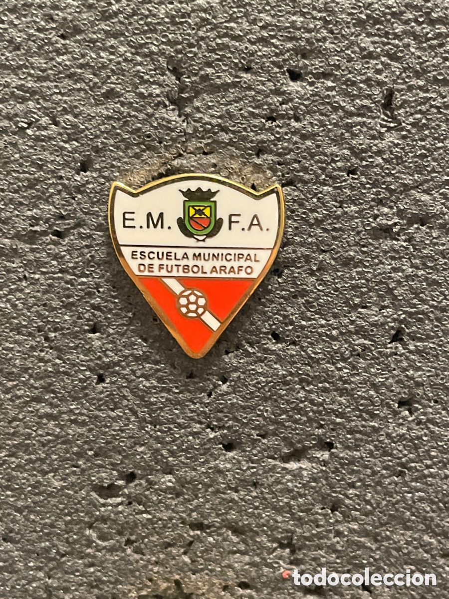 Collectionnisme sportif: Pin 196 E.M.F. ARAFO - Arafo (Tenerife)