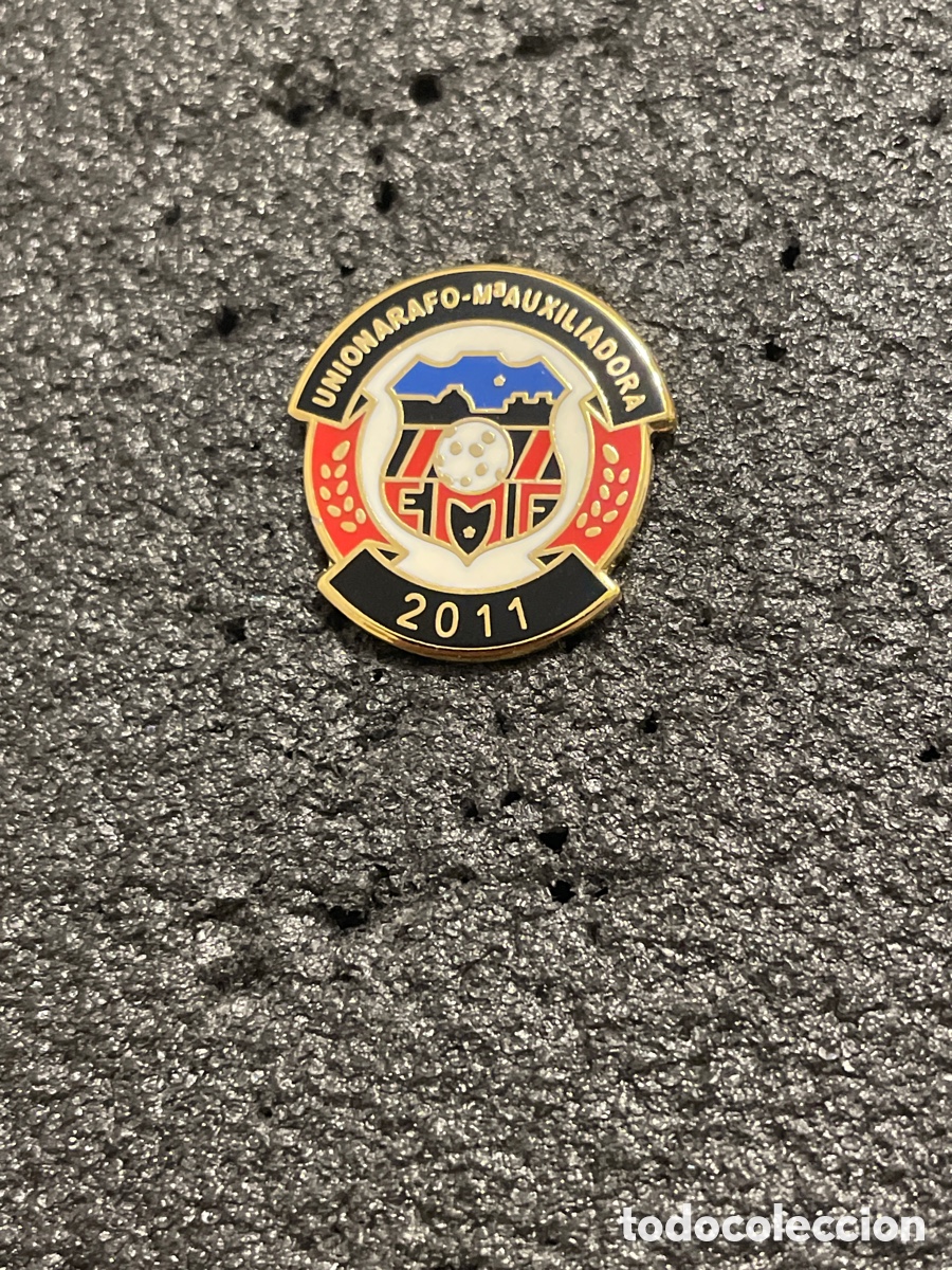 Collectionnisme sportif: Pin 217 E.M.F. UNION ARAFO MAR&Iacute;A AUXILIADORA - Arafo (Tenerife)