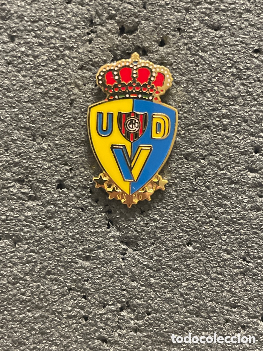 Collectionnisme sportif: Pin 246 U.D. VICTORIA CHACARITA JUNIORS - Santa Cruz de Tenerife (Tenerife)
