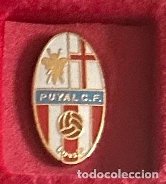 Collezionismo sportivo: Pin de futbol del Club Giner CF Puyal - Luesia Zaragoza