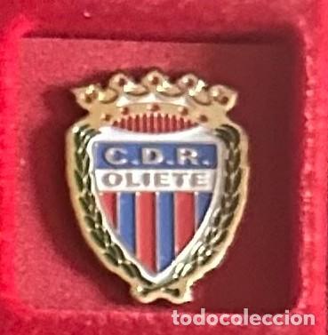 Collezionismo sportivo: Pin de futbol del Club CDR Oliete Zaragoza