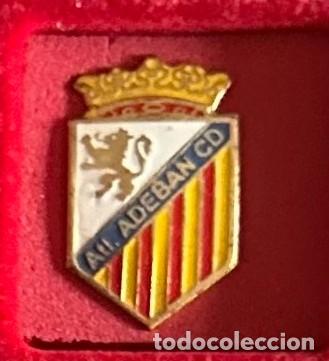 Collezionismo sportivo: Pin de futbol del Club CD Atletico Adeban Zaragoza
