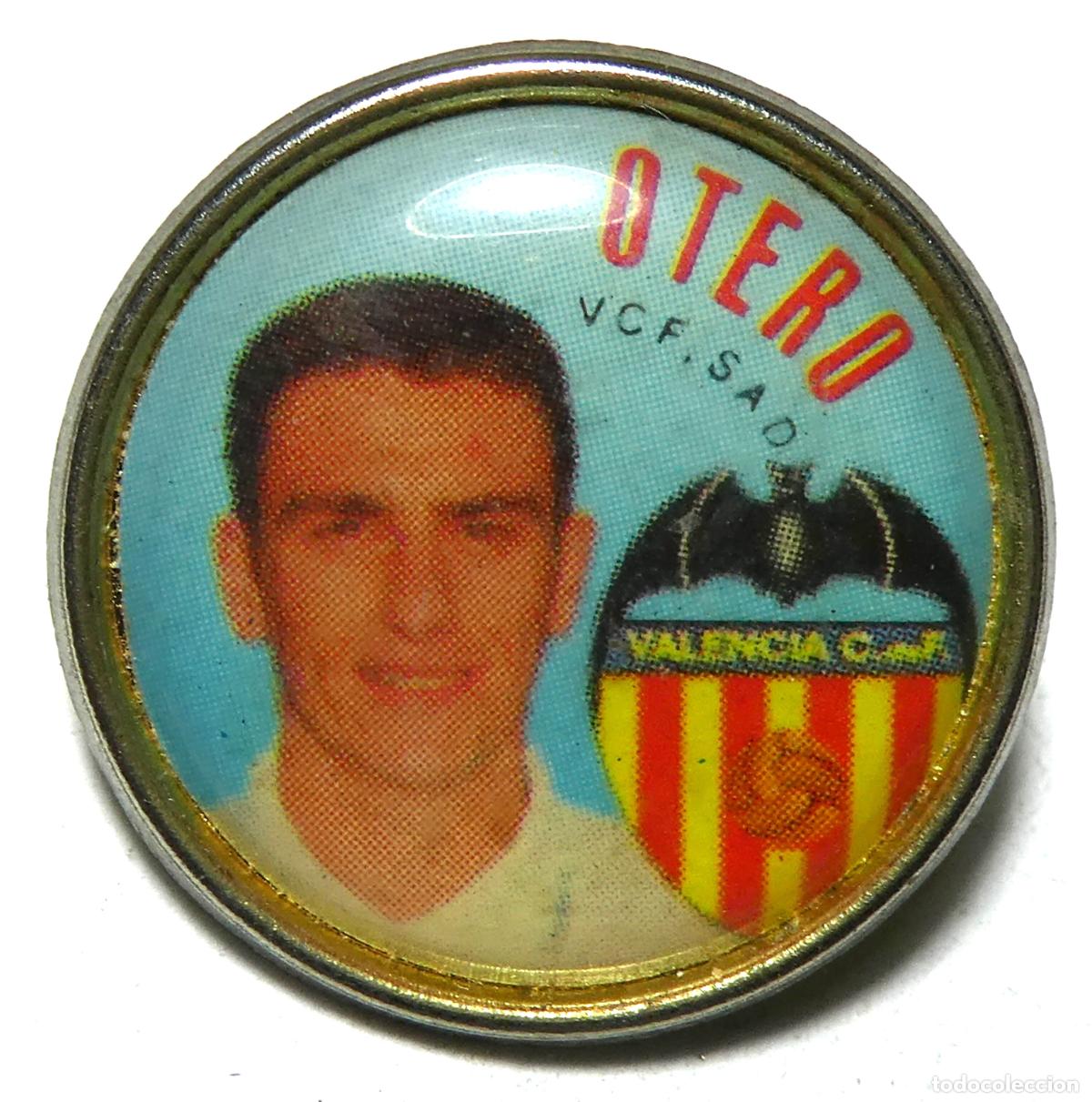 Colecionismo desportivo: Pin Otero jugador del Valencia F C 1995-96 , de pincho
