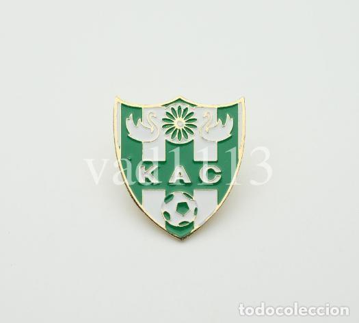 Collezionismo sportivo: Badge Pin football clubs of African - &rdquo; Kenitra Athletic Club &rdquo; MOROCCO