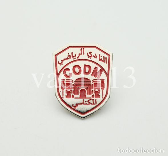 Collezionismo sportivo: Badge Pin football clubs of African - &rdquo; Club Omnisport de Meknes &rdquo; MOROCCO