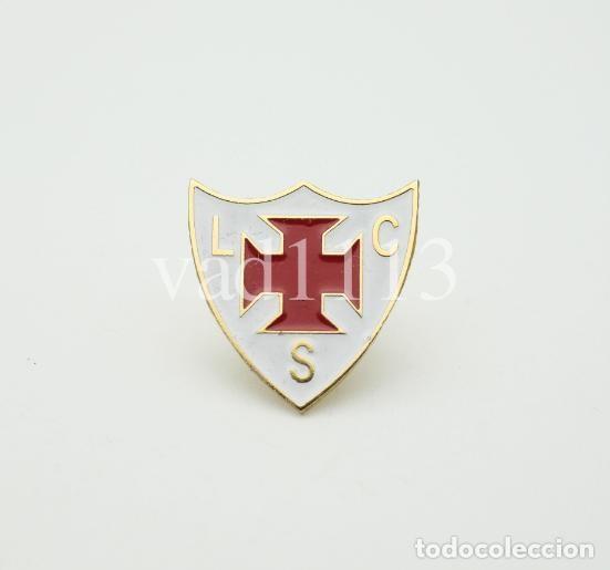 Collezionismo sportivo: Badge Pin football clubs of African - &rdquo; Lusitano Sports Clube &rdquo; Angola