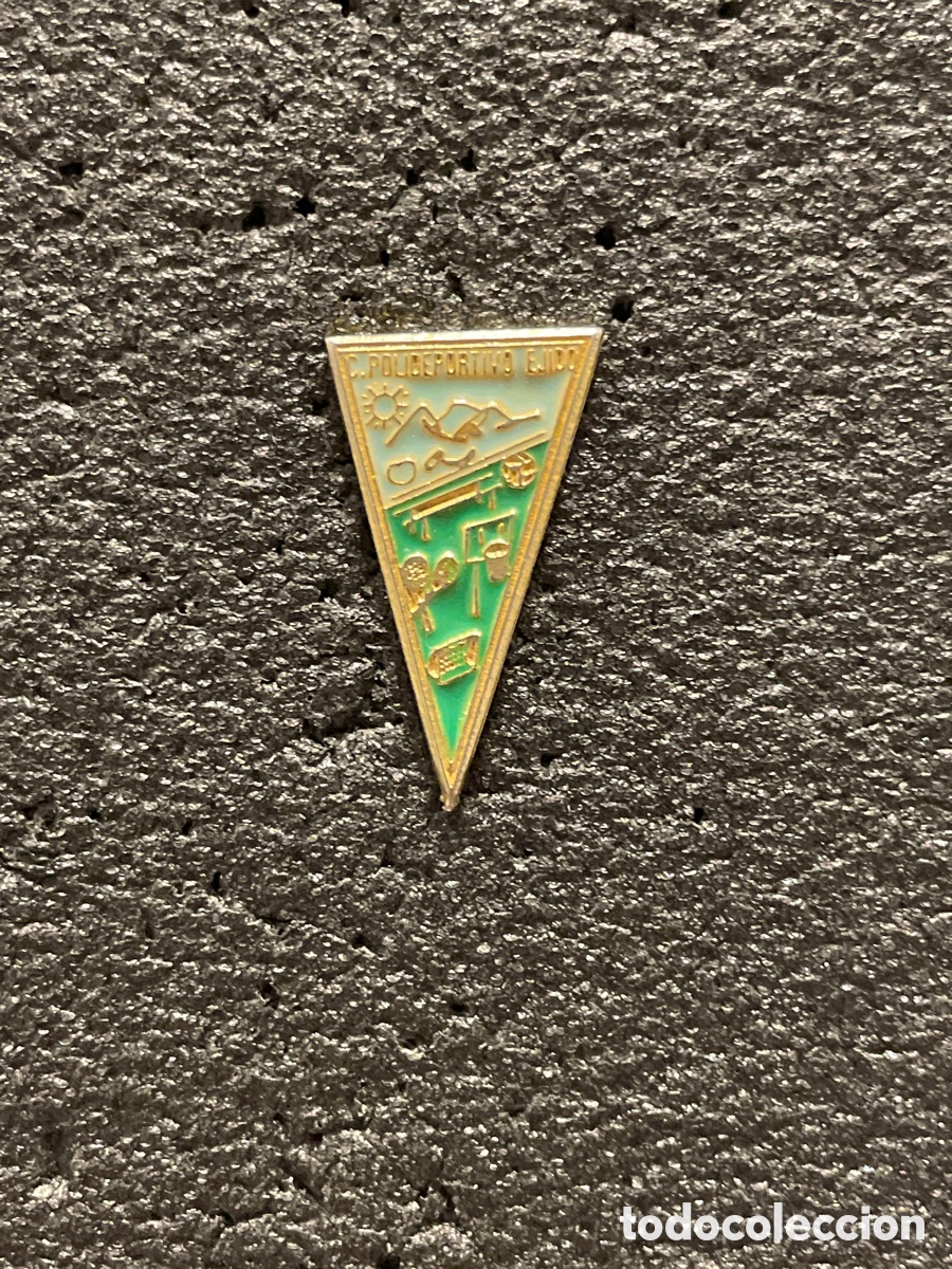 Collezionismo sportivo: Pin 8 CLUB POLIDEPORTIVO EJIDO - El Ejido (Almer&iacute;a)