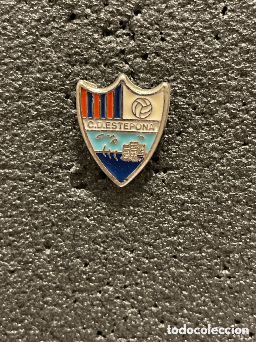 Collezionismo sportivo: Pin 9 C.D.ESTEPONA - Estepona (Malaga)