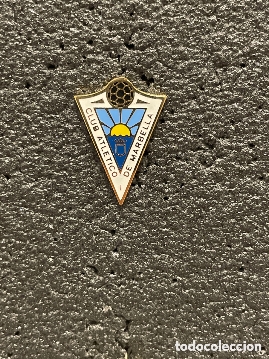 Collezionismo sportivo: Pin 10 CLUB ATLETICO DE MARBELLA - Marbella (Malaga)
