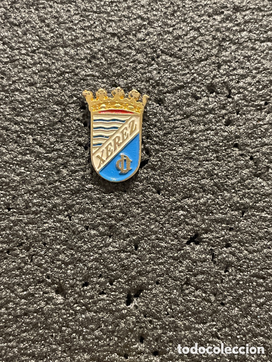 Collezionismo sportivo: Pin 17 XEREZ C.D. - Xerez (C&aacute;diz)