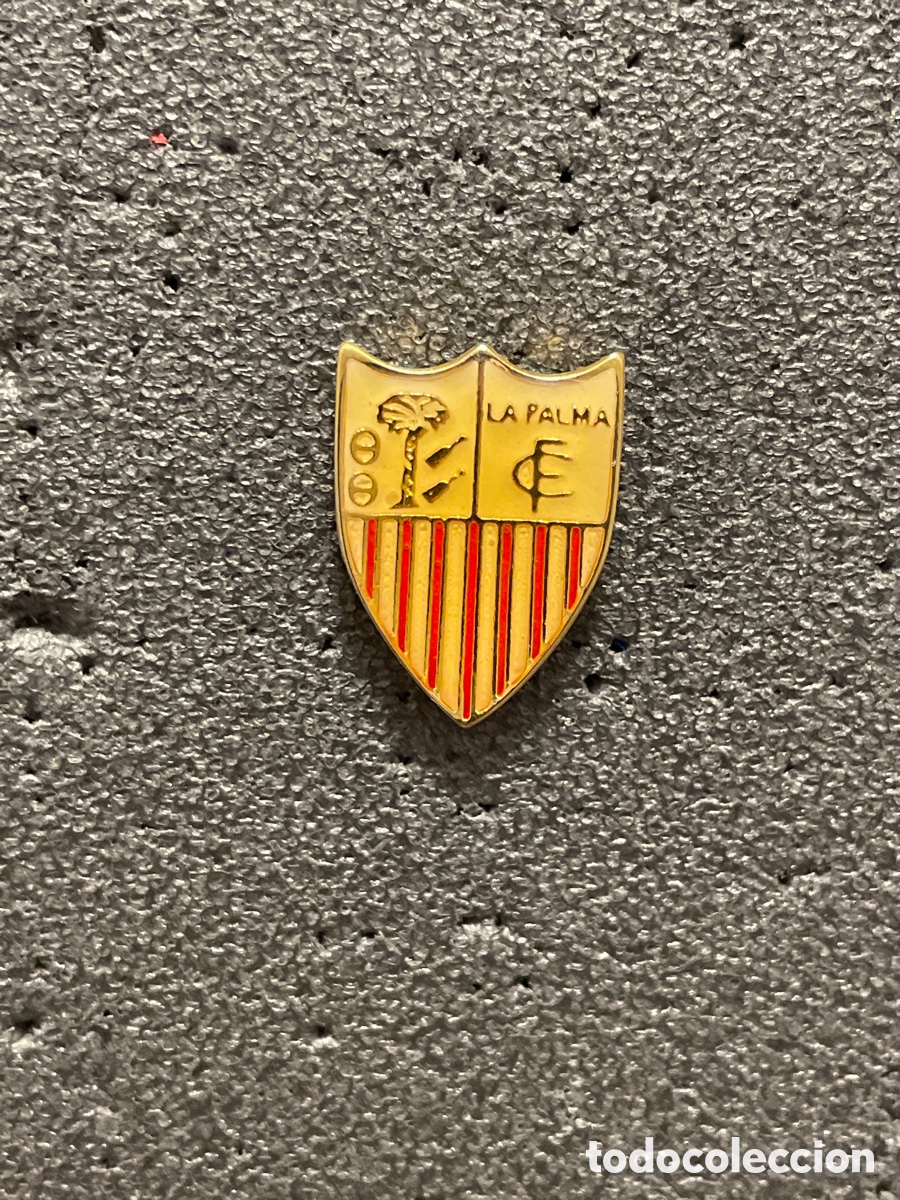 Colecionismo desportivo: Pin 84 LA PALMA C.F. - La Palma del Condado (Huelva)