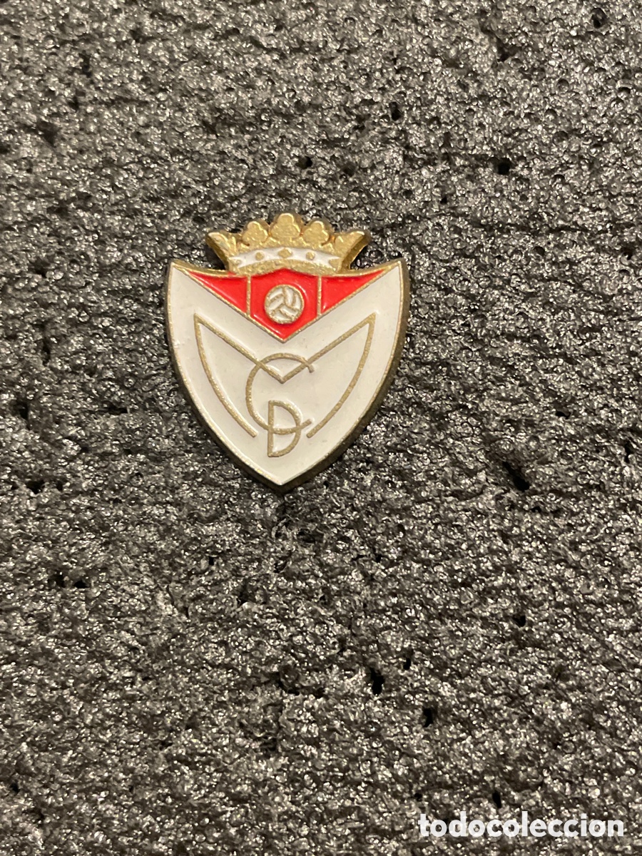 Collezionismo sportivo: Pin 132 C.D. MARTOS - Martos (Ja&eacute;n)