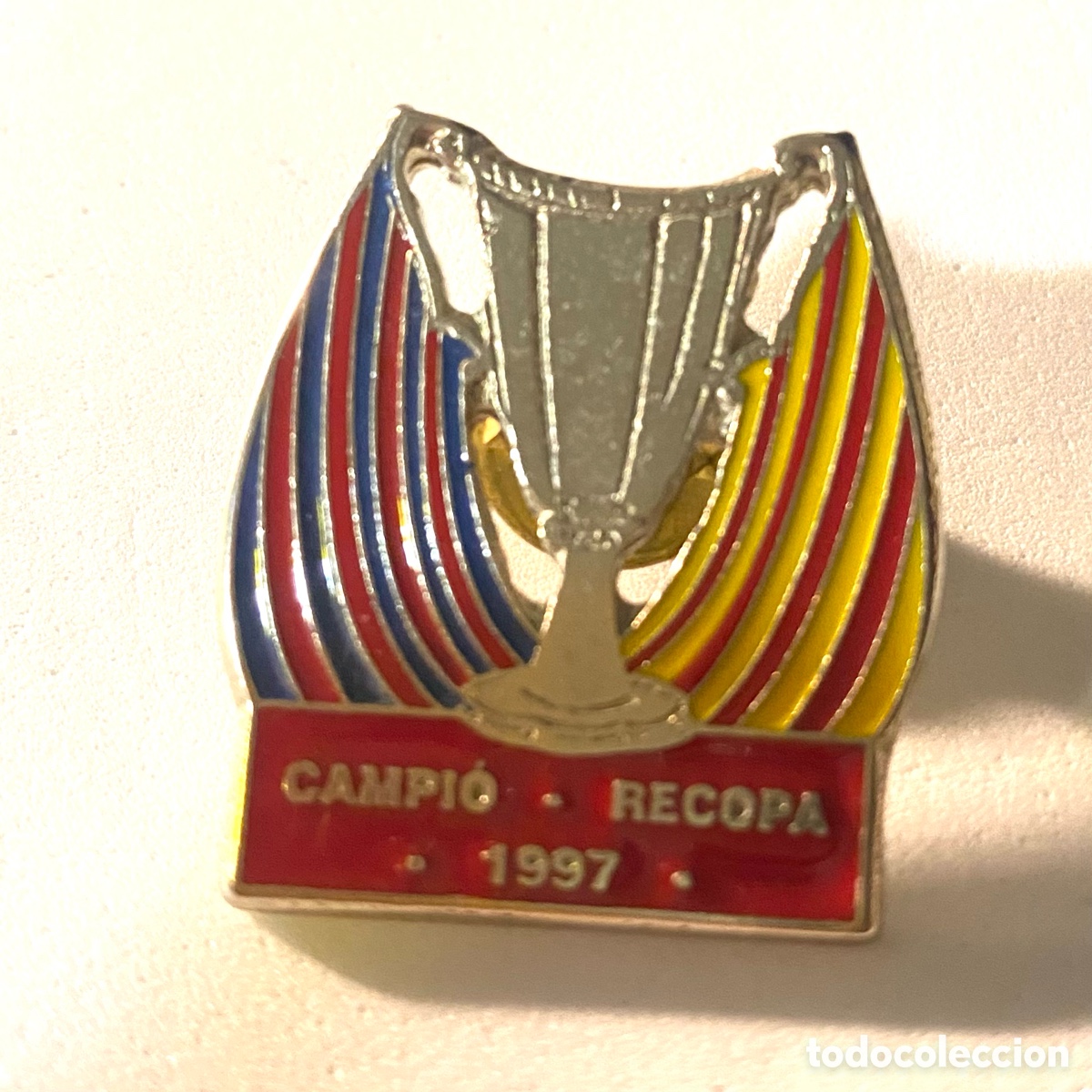 Collezionismo sportivo: Antiguo Pin Bar&ccedil;a Campio Recopa 1997 futbol club fc barcelona f.c campeon bar&ccedil;a