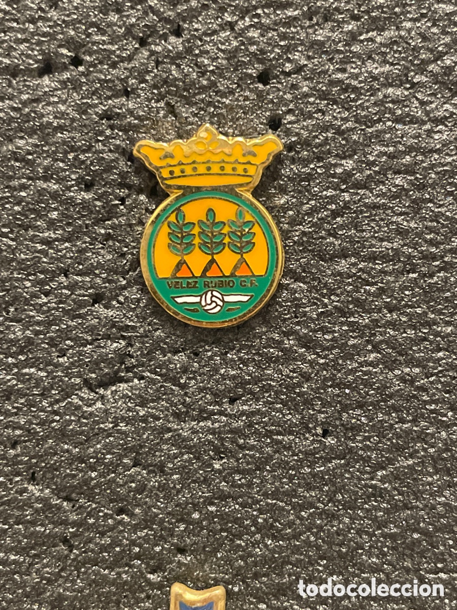 Collezionismo sportivo: Pin 141 C.F. VELEZ RUBIO - Velez Rubio (Almer&iacute;a)