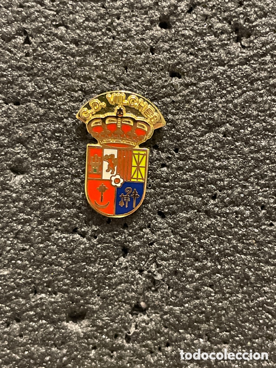 Collezionismo sportivo: Pin 170 C.D. VILCHES - Vilches (Ja&eacute;n)