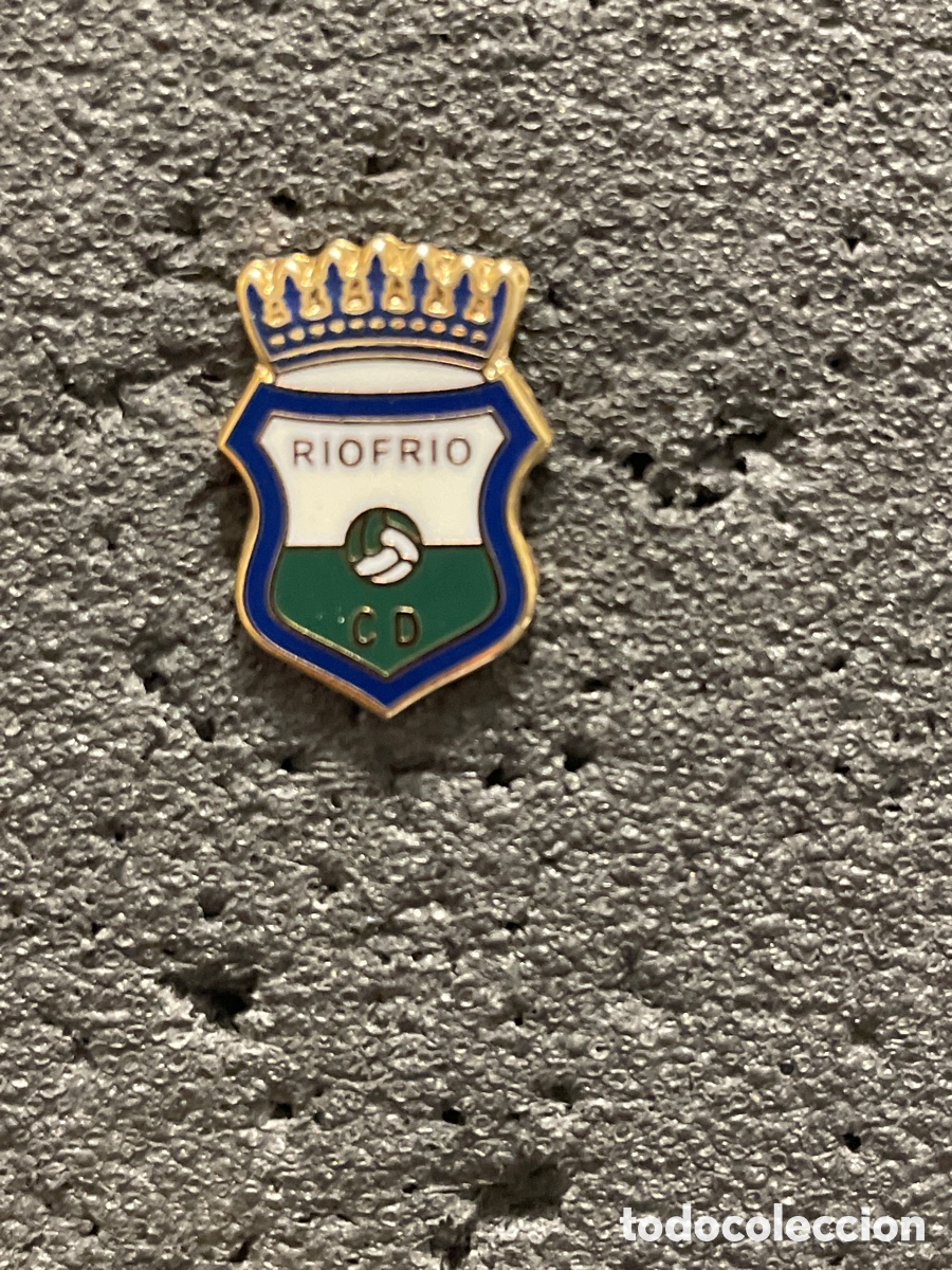Collezionismo sportivo: Pin 183 C.D. RIOFRIO - Loja (Granada)