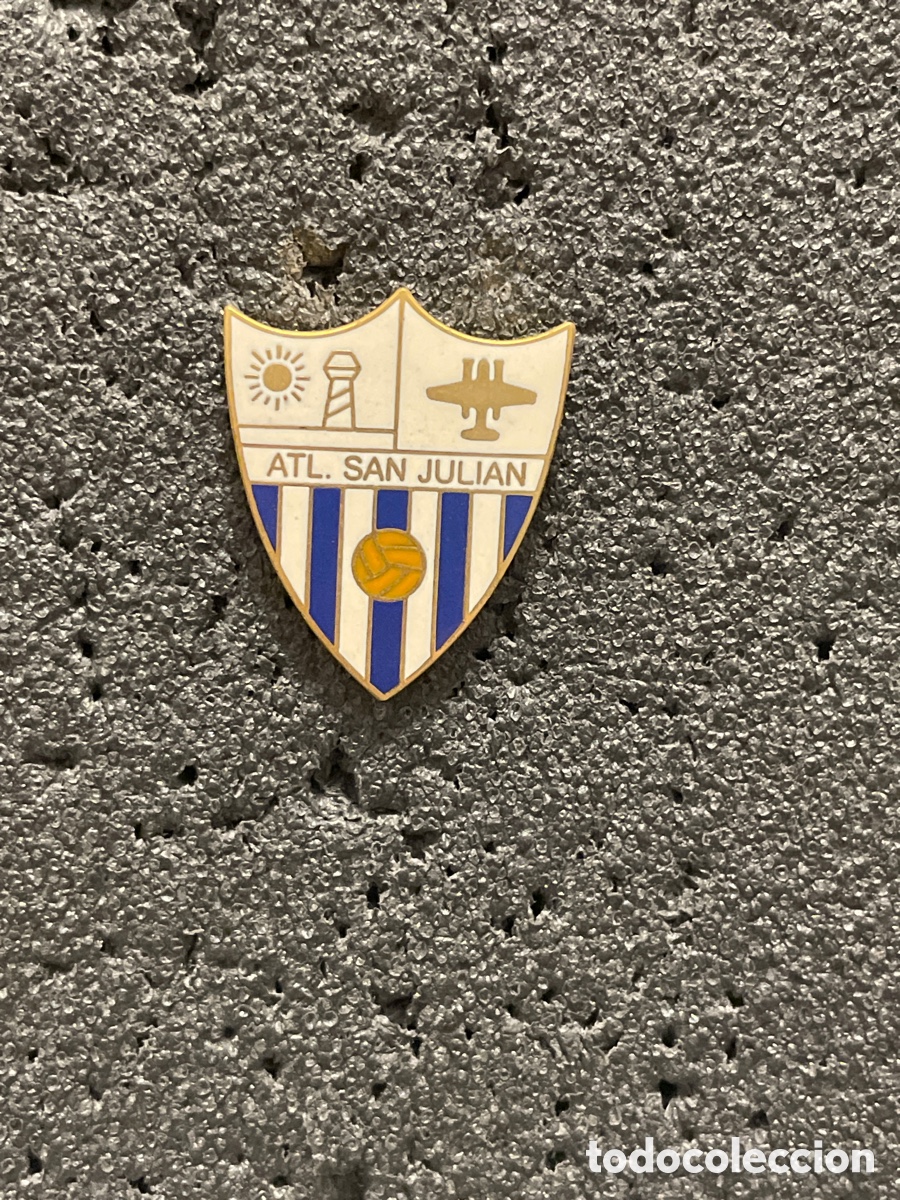Collezionismo sportivo: Pin 208 ATLETICO SAN JULIAN - M&aacute;laga