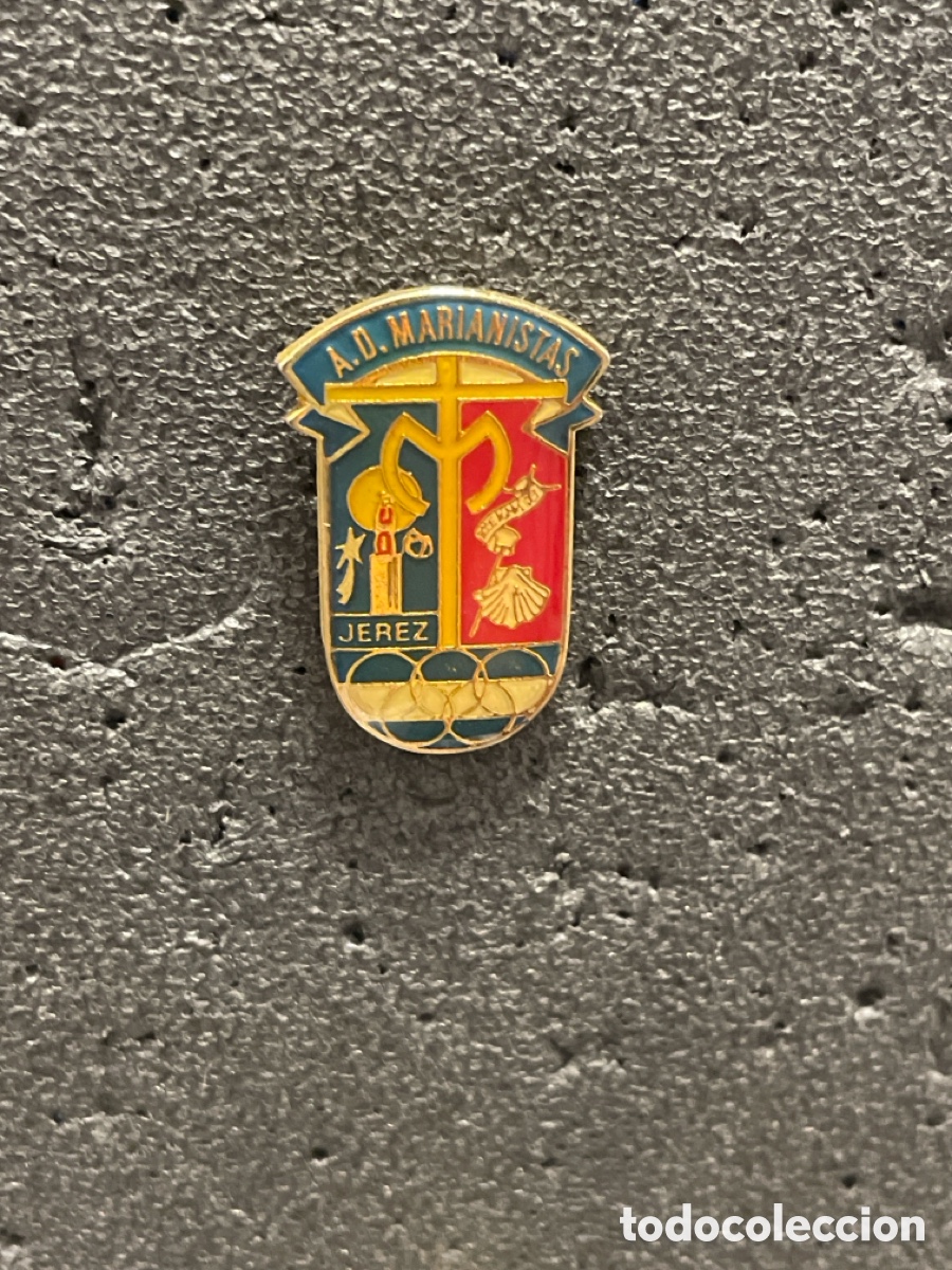 Collezionismo sportivo: Pin 217 A.D. MARIANISTAS - Jerez de la Frontera (C&aacute;diz)
