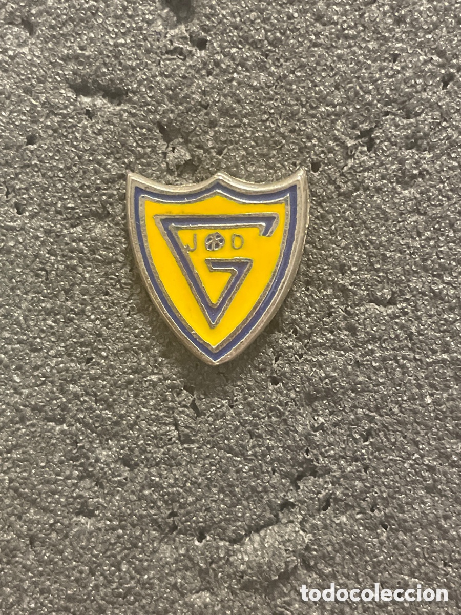 Colecionismo desportivo: Pin 247 JUVENTUD DEPORTIVA GINES - Gin&eacute;s (Sevilla)
