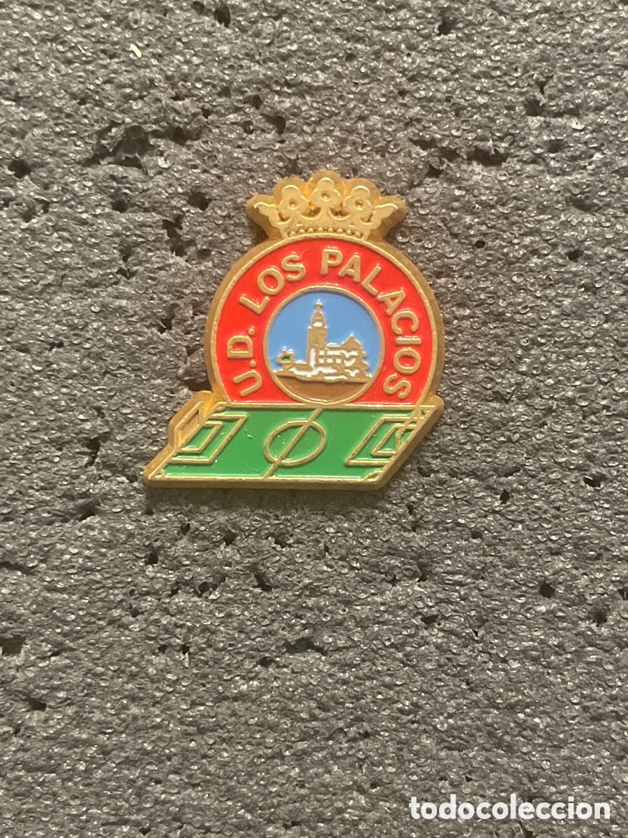 Collectionnisme sportif: Pin 266 U.D. LOS PALACIOS - Los Palacios (Sevilla)
