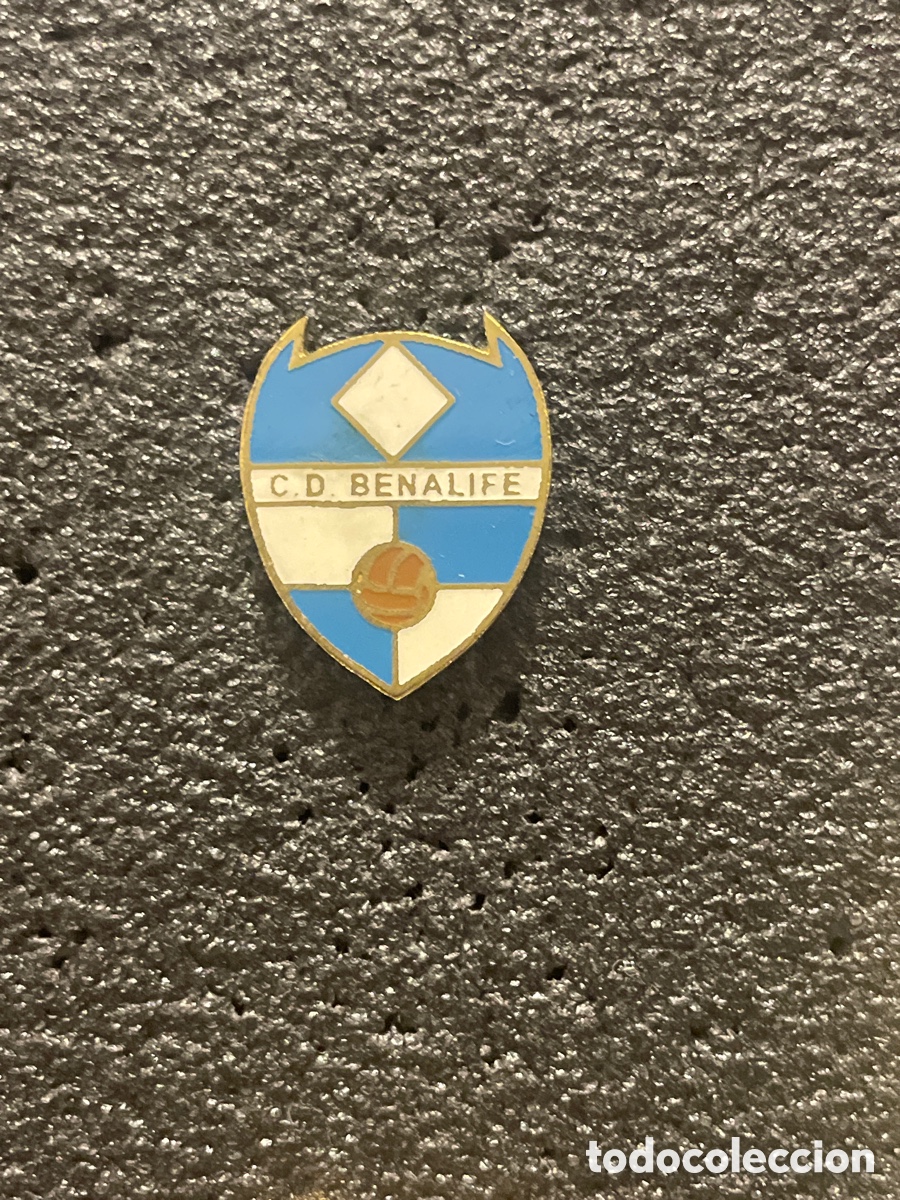 Collezionismo sportivo: Pin 303 C.D. BENALIFE - La L&iacute;nea de la Concepci&oacute;n (C&aacute;diz)