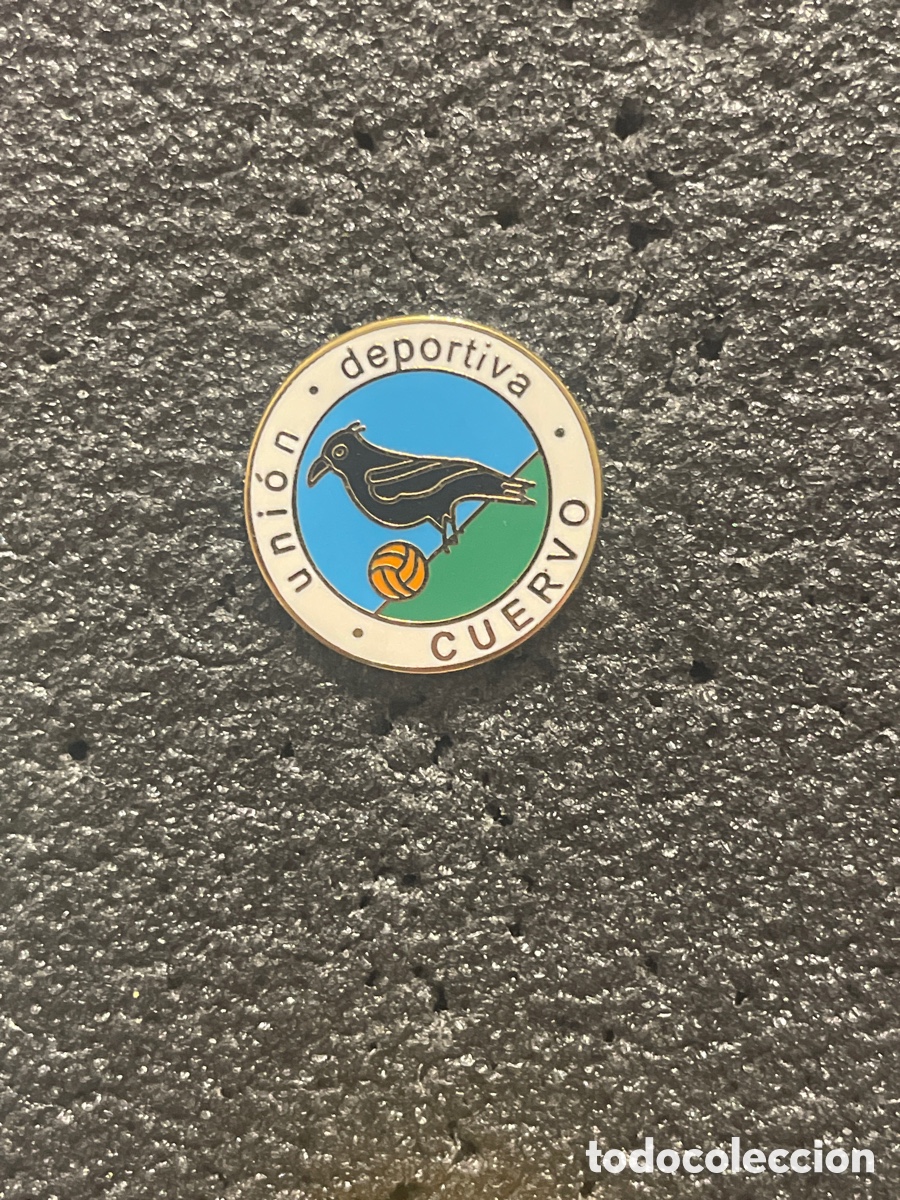 Collezionismo sportivo: Pin 320 U.D. CUERVO - El Cuervo (Sevilla)