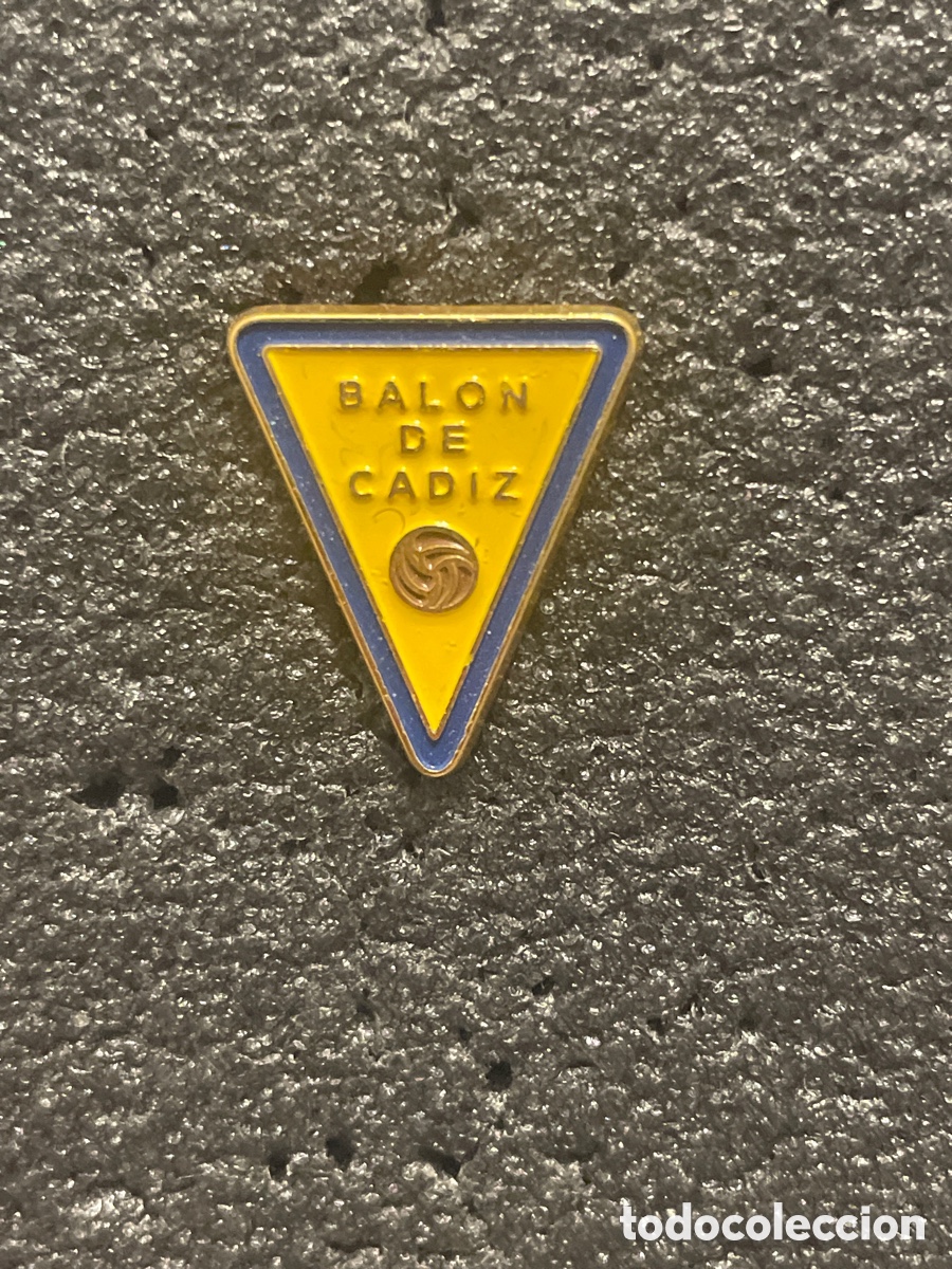 Collezionismo sportivo: Pin 324 BALON DE CADIZ C.F. - C&aacute;diz