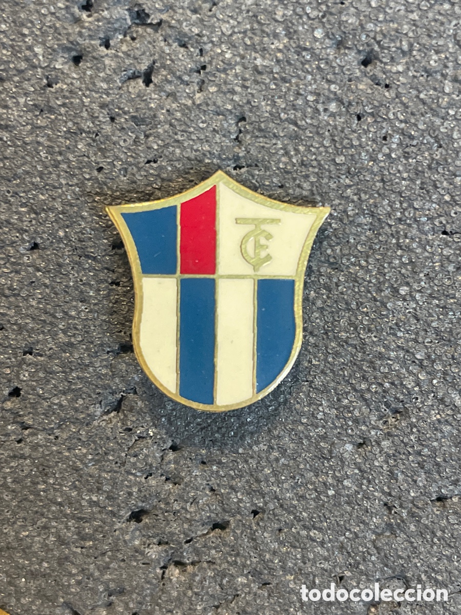 Collectionnisme sportif: Pin 344 TORREBLANCA C.F. - Torreblanca de los Ca&ntilde;os (Sevilla)