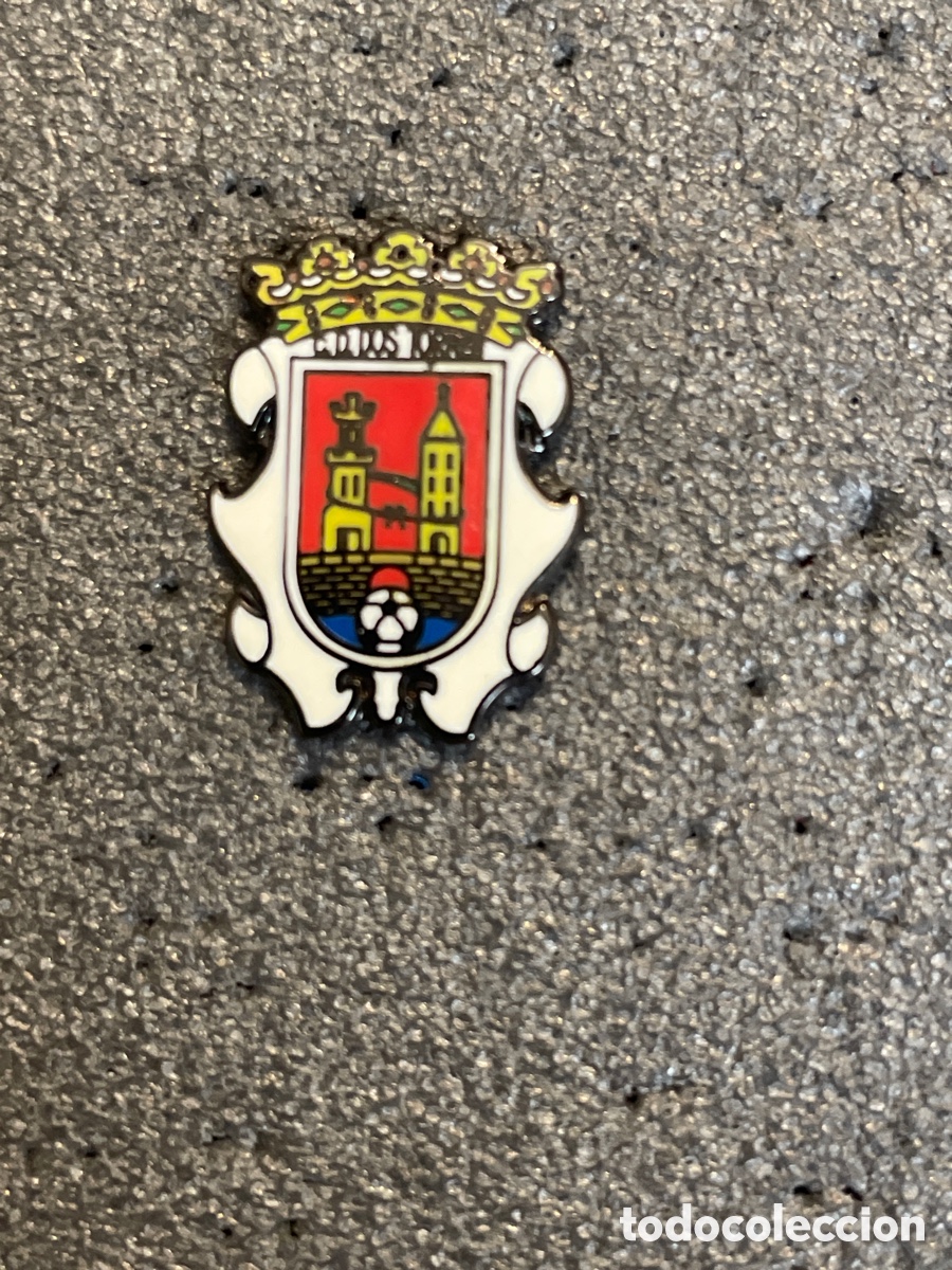 Collectionnisme sportif: Pin 368 C.D. DOS TORRES - Dos Torres (C&oacute;rdoba)