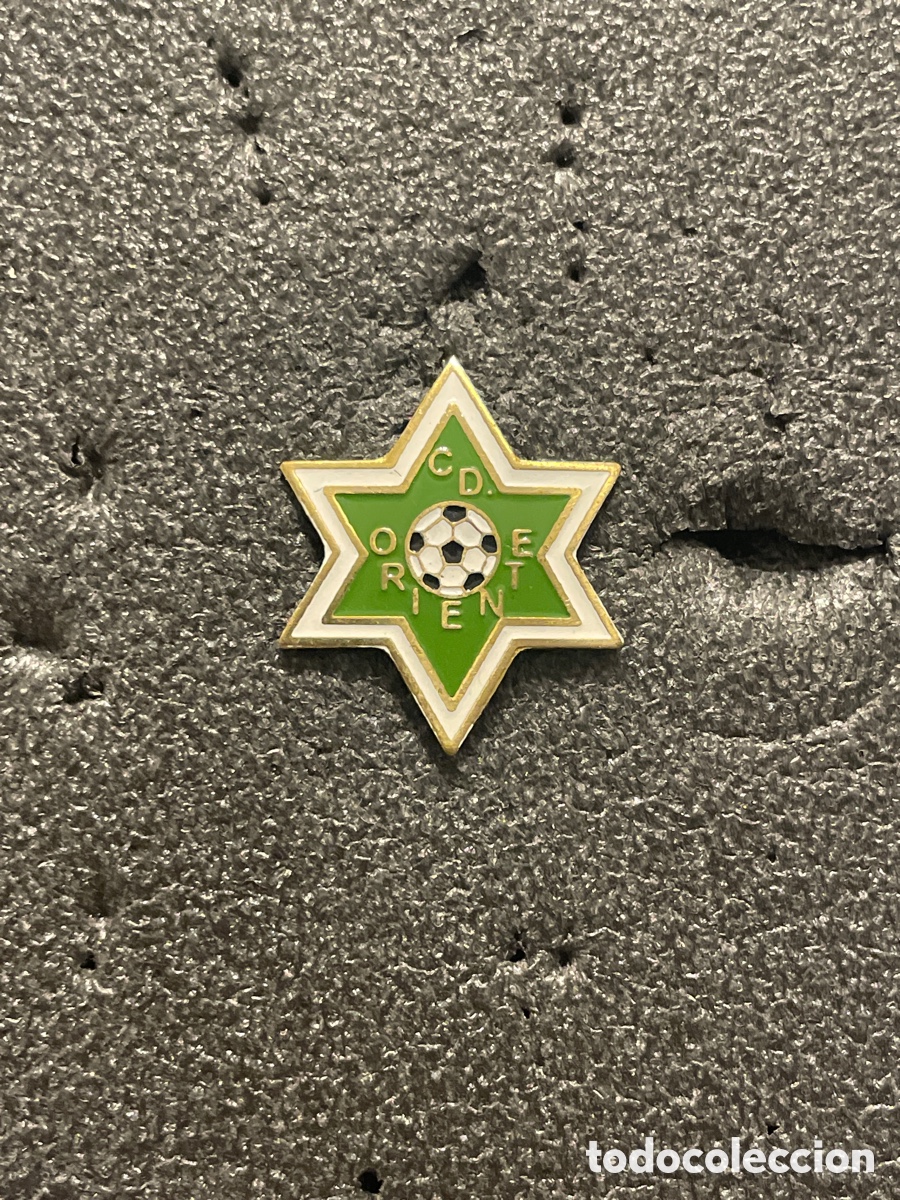 Collezionismo sportivo: Pin 419 C.D. ORIENTE - Almer&iacute;a