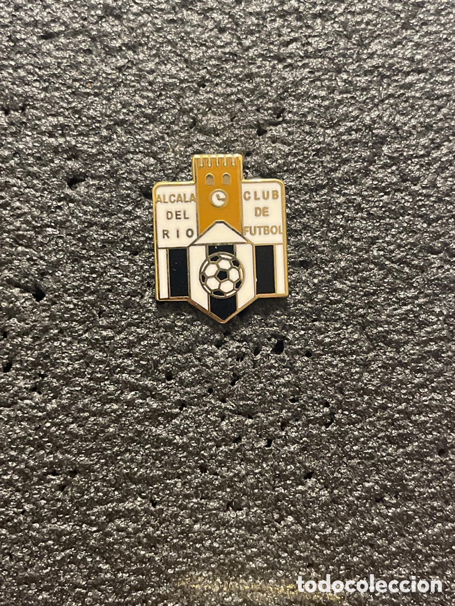 Collezionismo sportivo: Pin 439 ALCALA DEL RIO C.F. - Alcala del Rio (Sevilla)