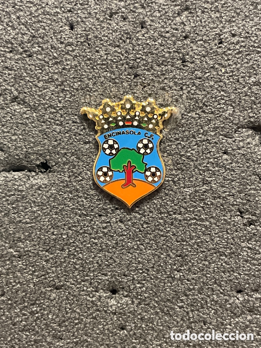Collezionismo sportivo: Pin 474 ENCINASOLA C.F. - Encinasola (Huelva)