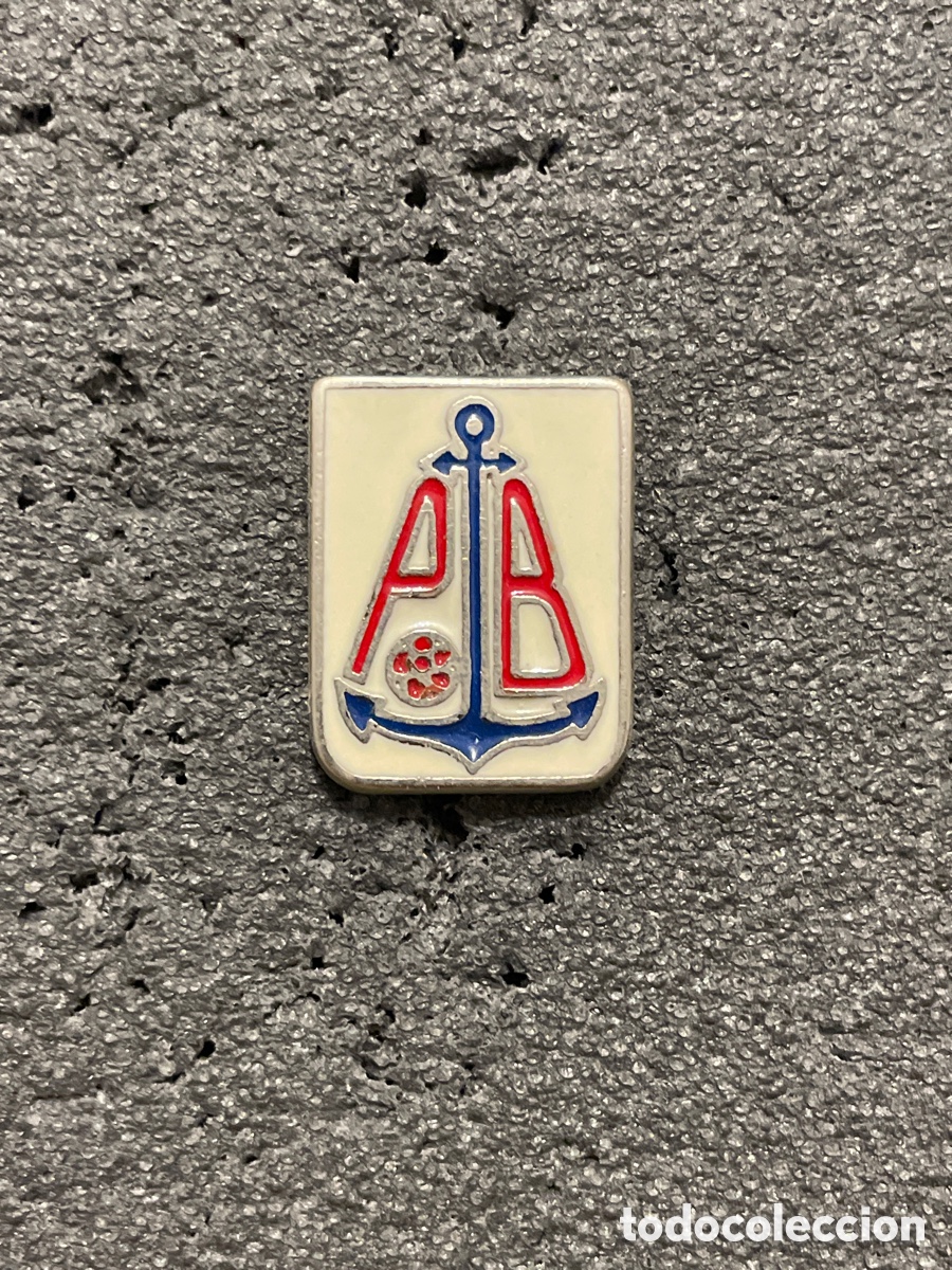 Collezionismo sportivo: Pin 525 PUERTO BANUS C.F. - San Pedro de Alc&aacute;ntara (M&aacute;laga)