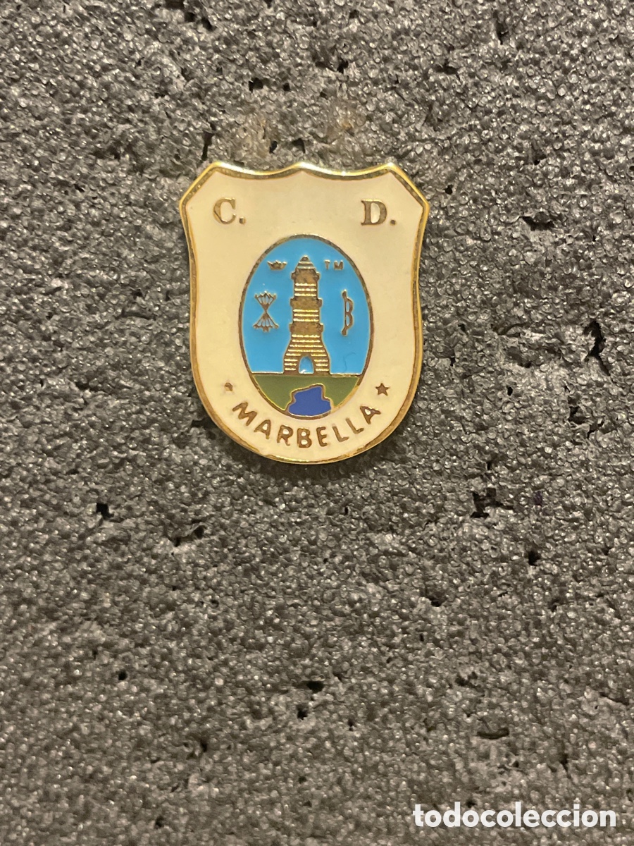 Collectionnisme sportif: Pin 550 C.D. MARBELLA - Marbella (M&aacute;laga)