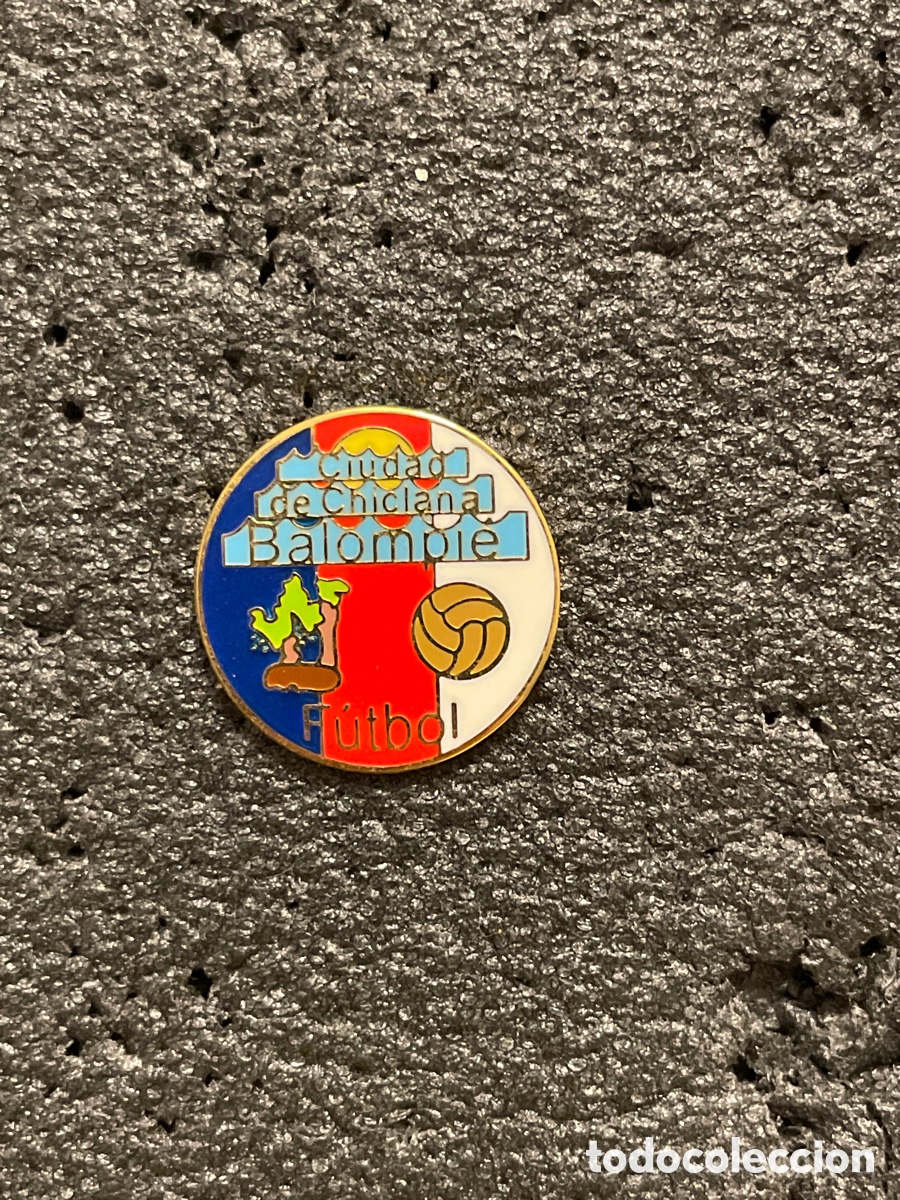 Collectionnisme sportif: Pin 612 CIUDAD DE CHICLANA BALOMPIE - Chiclana de la Frontera (C&aacute;diz)