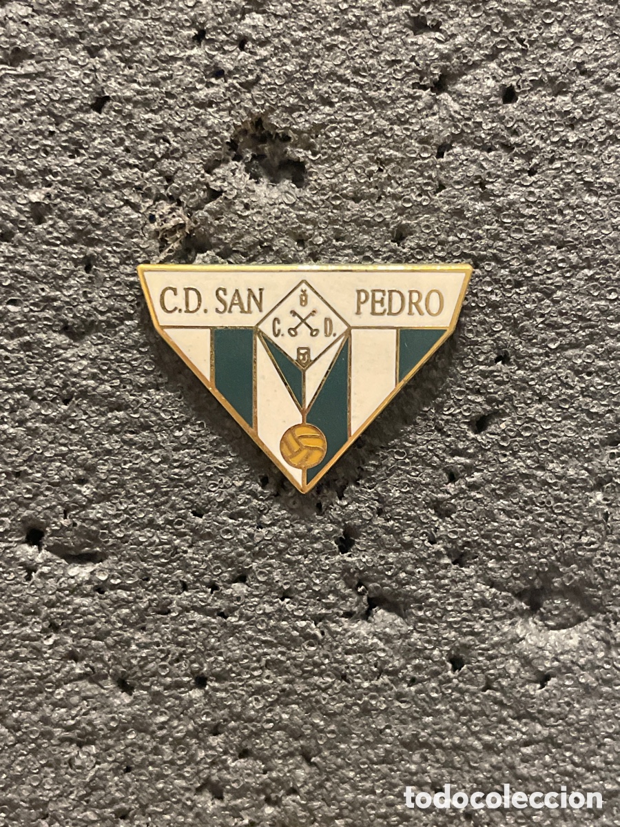 Coleccionismo deportivo: Pin 623 C.D. SAN PEDRO - M&aacute;laga - Foto 1