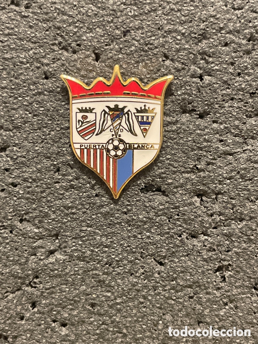 Collectionnisme sportif: Pin 629 C.D. PUERTA BLANCA - M&aacute;laga