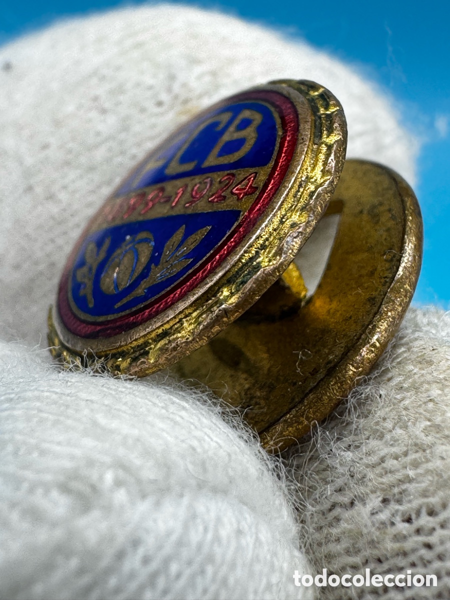 Coleccionismo deportivo: Pin insignia F.C.B F&uacute;tbol Club Barcelona 1924