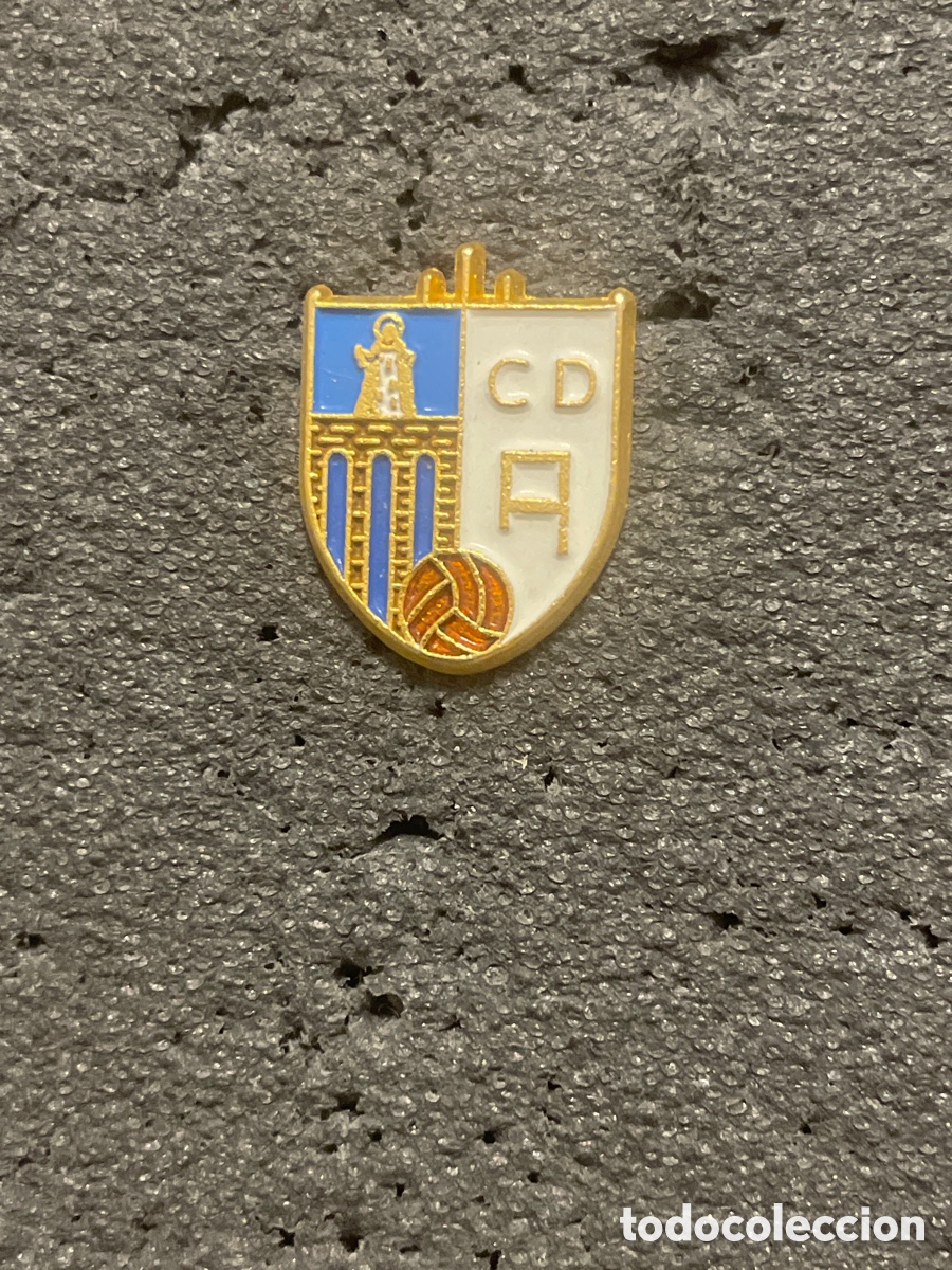 Collectionnisme sportif: Pin 687 C.D. ALCALA - Alcal&aacute; de Guadaira (Sevilla)